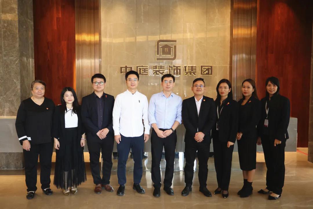 兩新黨建丨青秀區(qū)組織部、兩新組織黨工委領(lǐng)導(dǎo)到集團(tuán)調(diào)研并指導(dǎo)黨建工作